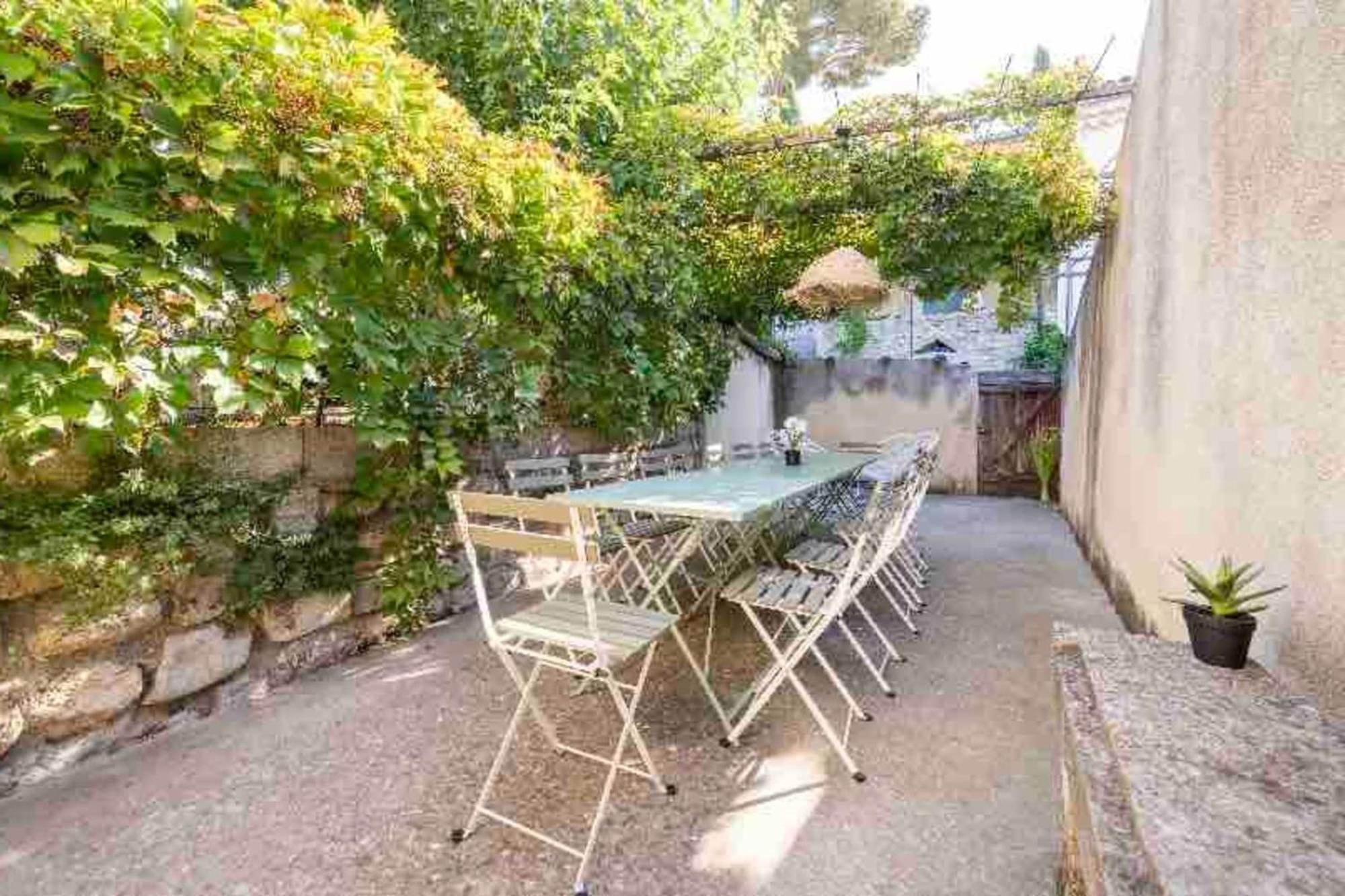 Maison Cosy Lodge 15 P Clim Wifi Cour Garage Montfrin ภายนอก รูปภาพ