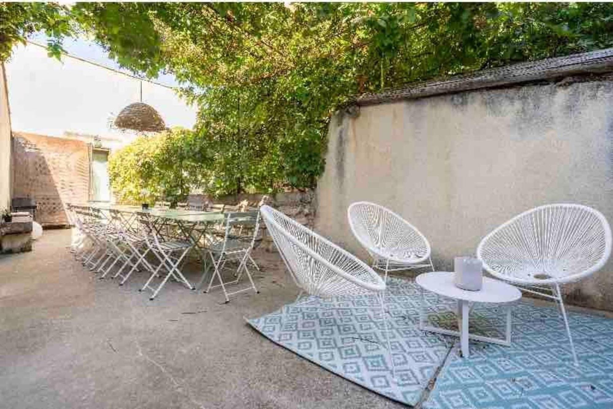 Maison Cosy Lodge 15 P Clim Wifi Cour Garage Montfrin ภายนอก รูปภาพ