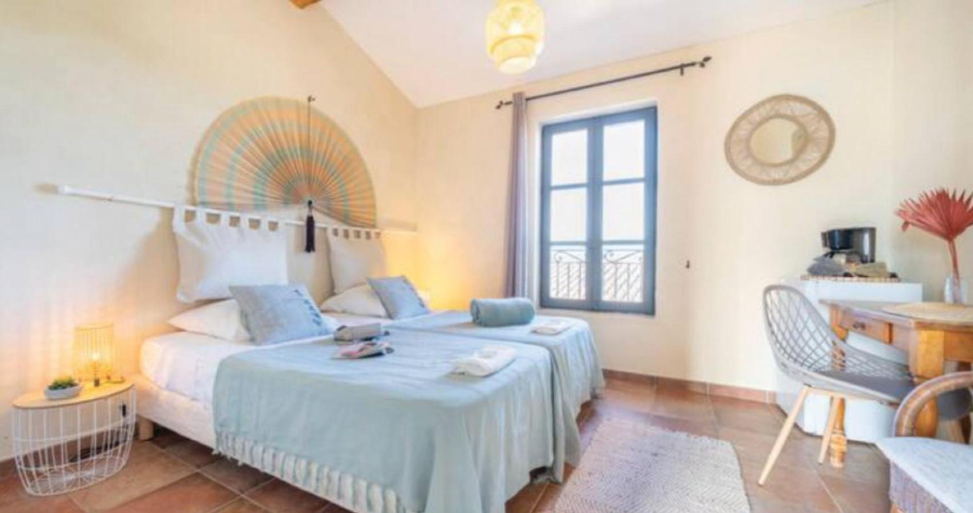 Maison Cosy Lodge 15 P Clim Wifi Cour Garage Montfrin ภายนอก รูปภาพ